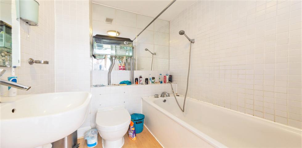 			1 Bedroom, 1 bath, 1 reception Flat			 Marylands Road, MAIDA VALE